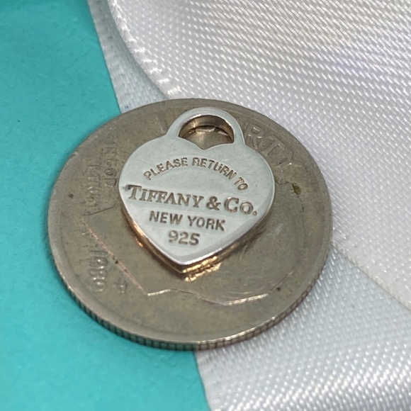 AuthenticTiffany & Co MINI Return to Tiffany heart tag 925 silver authen… - Picture 3 of 6